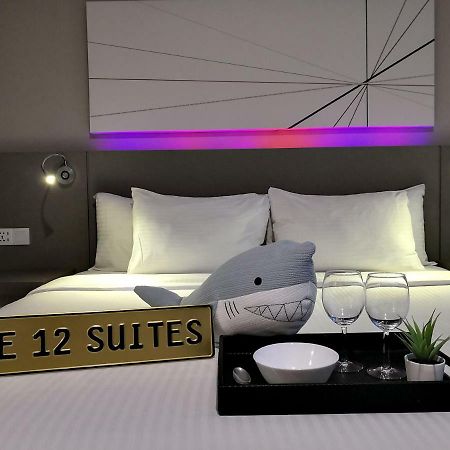 The 12 Suites @ Empire Damansara Петалінг-Джая Номер фото